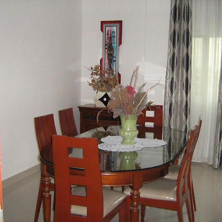 Rosalie'S Suites Ломе Экстерьер фото