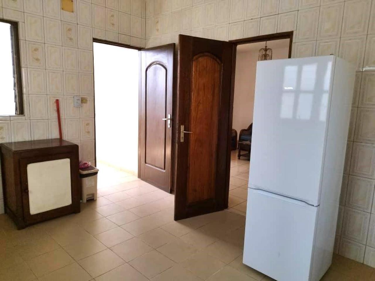 Rosalie'S Suites Ломе Экстерьер фото