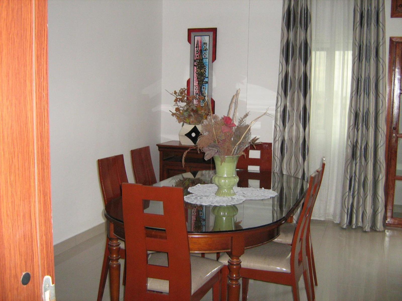 Rosalie'S Suites Ломе Экстерьер фото