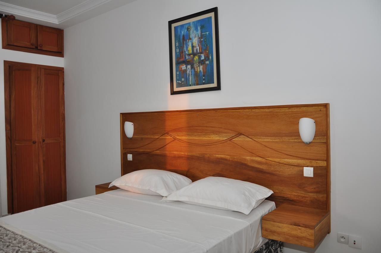 Rosalie'S Suites Ломе Экстерьер фото