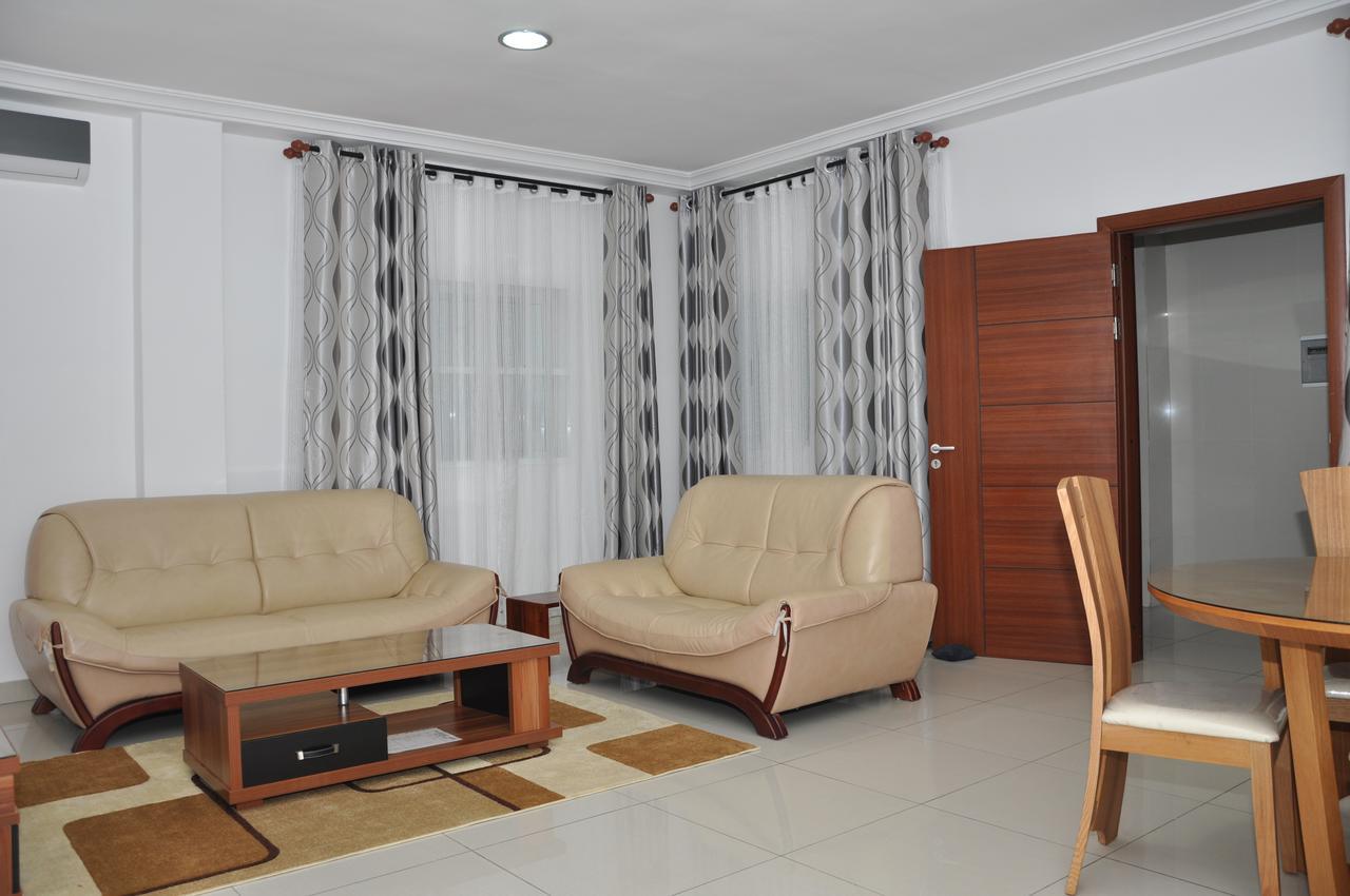 Rosalie'S Suites Ломе Экстерьер фото