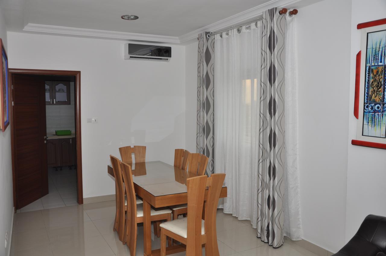 Rosalie'S Suites Ломе Экстерьер фото