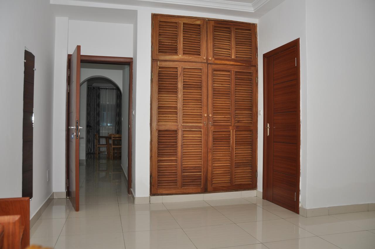 Rosalie'S Suites Ломе Экстерьер фото