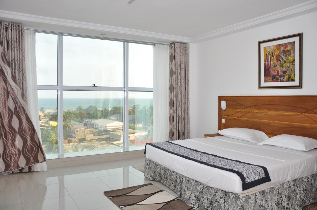 Rosalie'S Suites Ломе Экстерьер фото