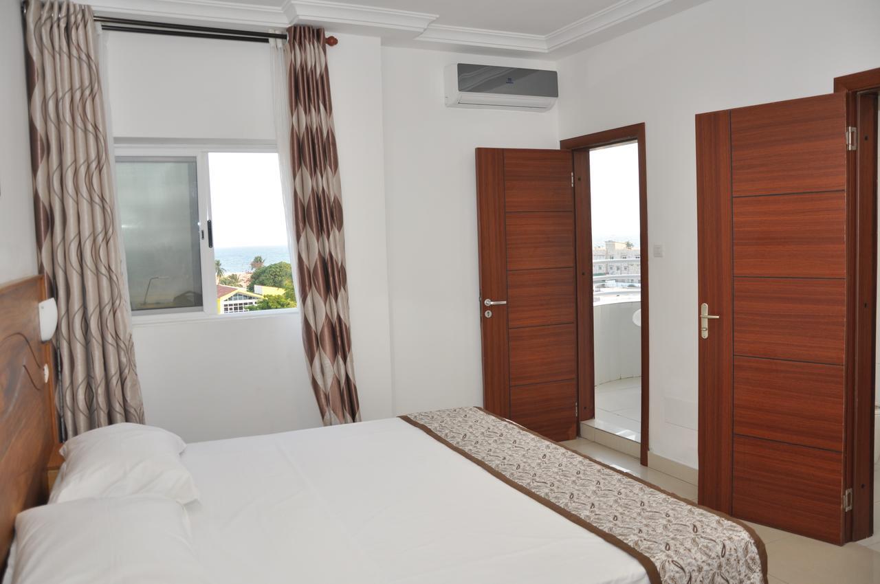 Rosalie'S Suites Ломе Экстерьер фото