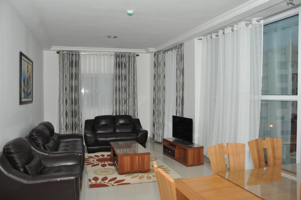 Rosalie'S Suites Ломе Экстерьер фото