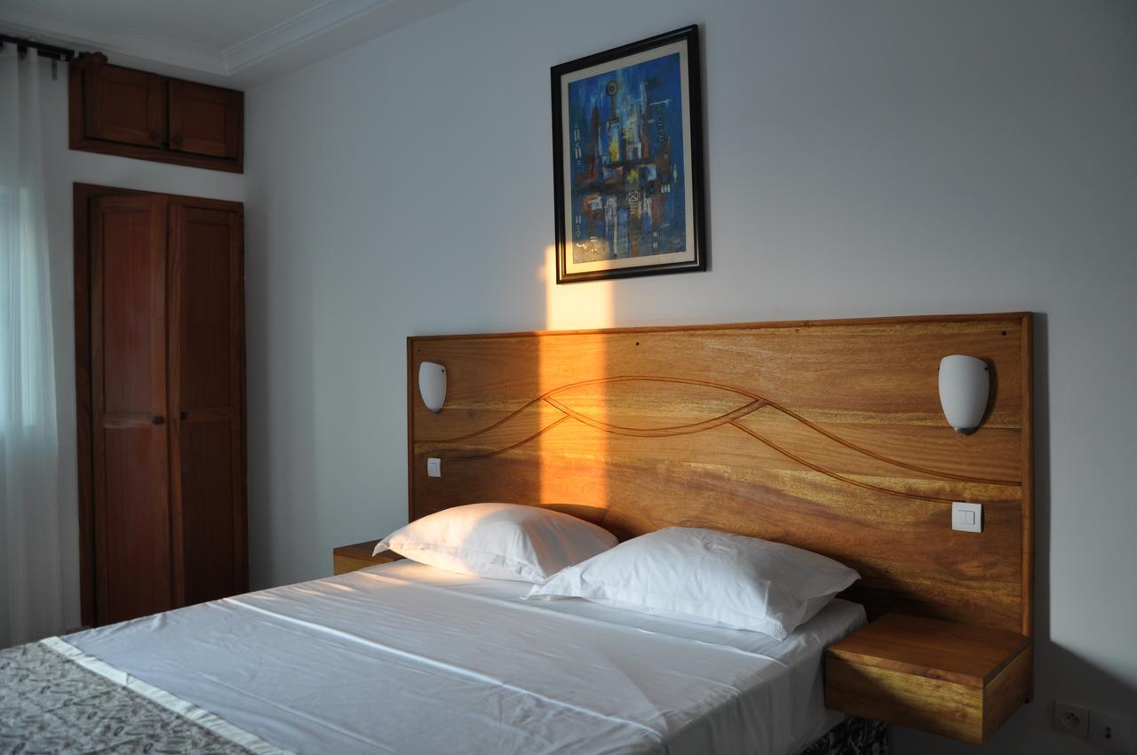 Rosalie'S Suites Ломе Экстерьер фото