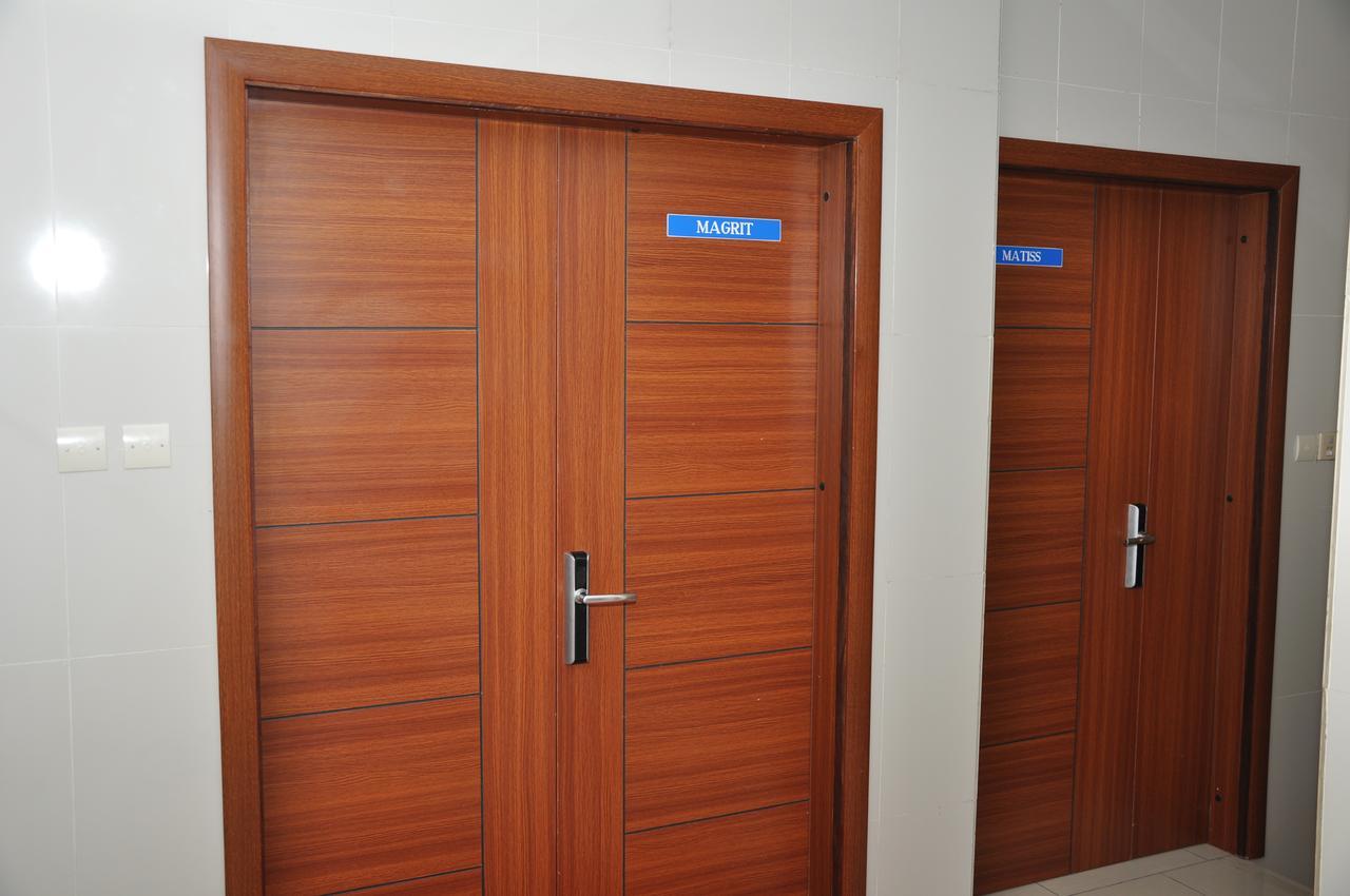 Rosalie'S Suites Ломе Экстерьер фото