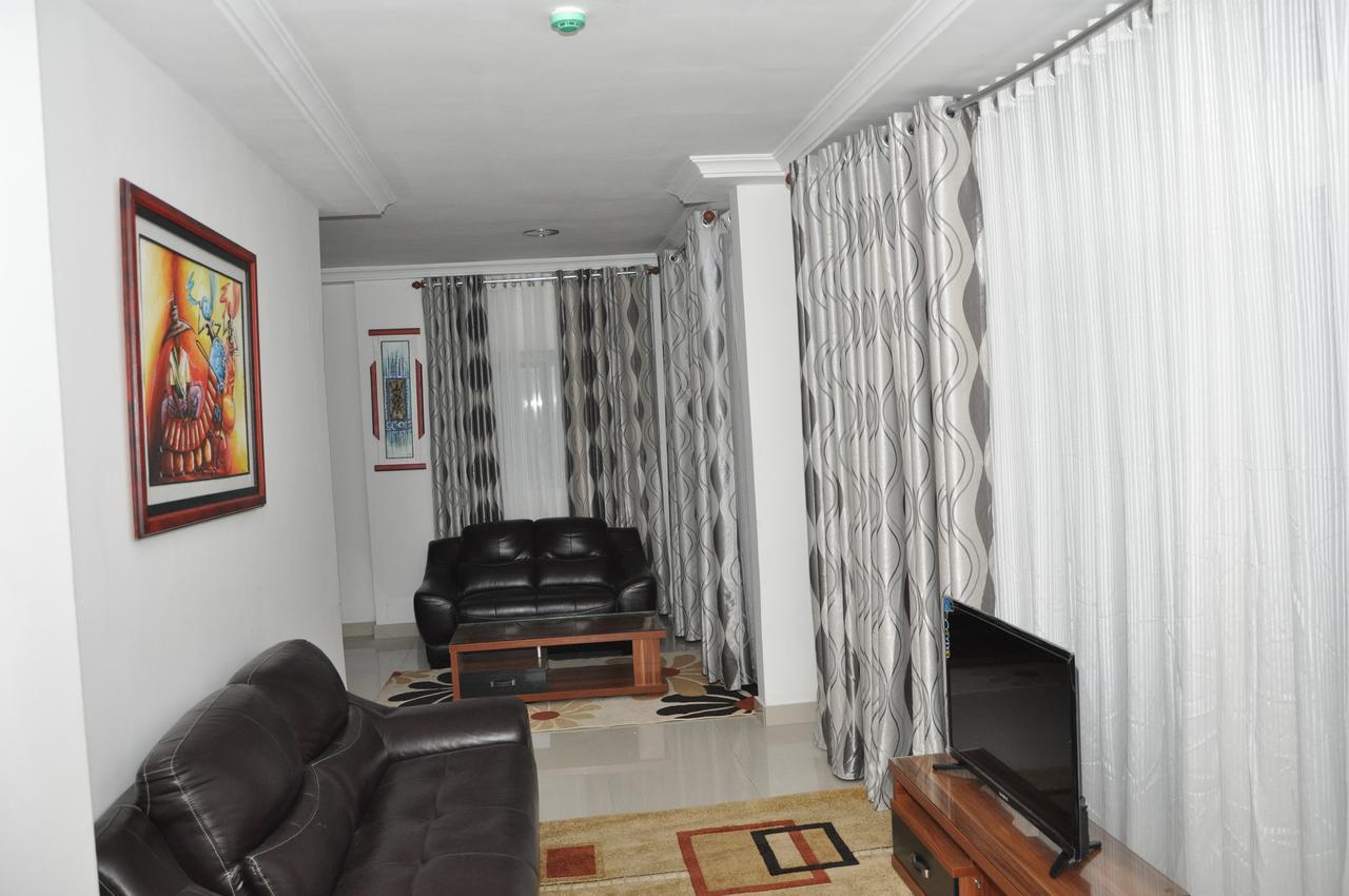 Rosalie'S Suites Ломе Экстерьер фото